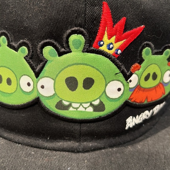 ANGRY BIRDS ROVIO EMBROIDERED BLACK GREEN PIGS SNAPBACK HAT CAP - Picture 2 of 5